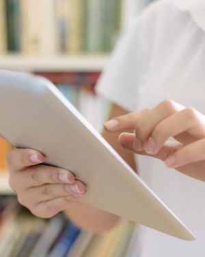 tablet-in-library (1)